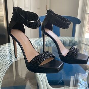 BCBGeneration NWT platform ankle strap sandal